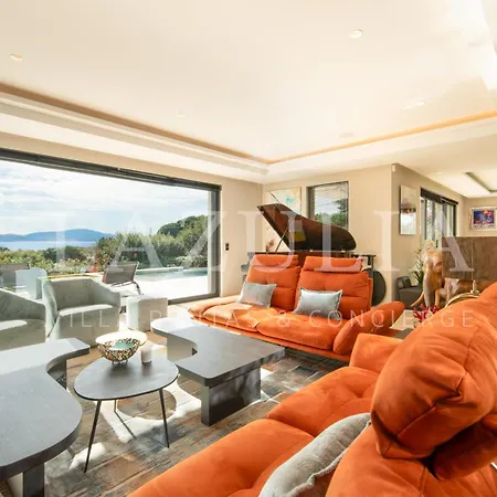 Avec Piscine Privee, Vue Et Proche 10 Personnes Villa *